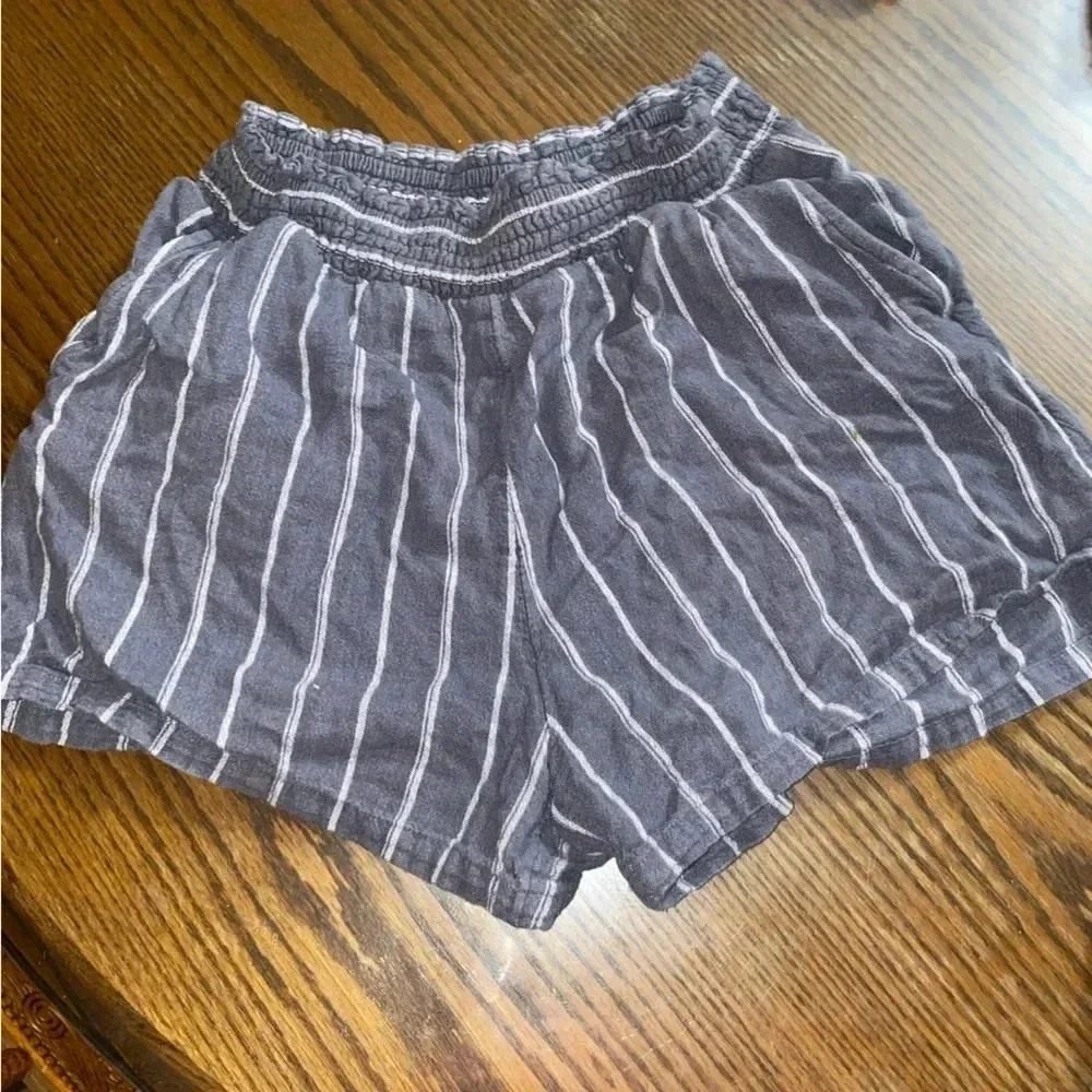 Universal Threads Linen Shorts With Pockets - Sma… - image 1